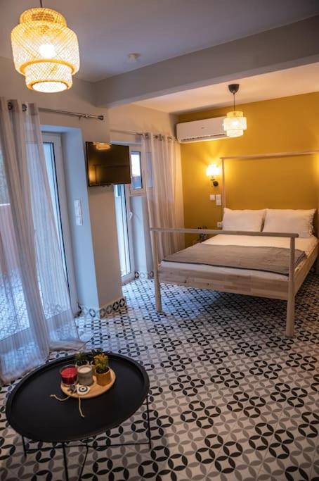Stylish Studio with Gorgeous Private Yard!