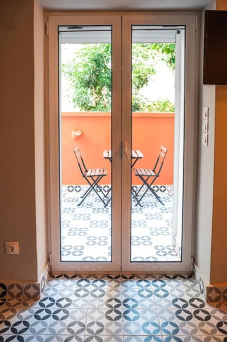 Stylish Studio with Gorgeous Private Yard!