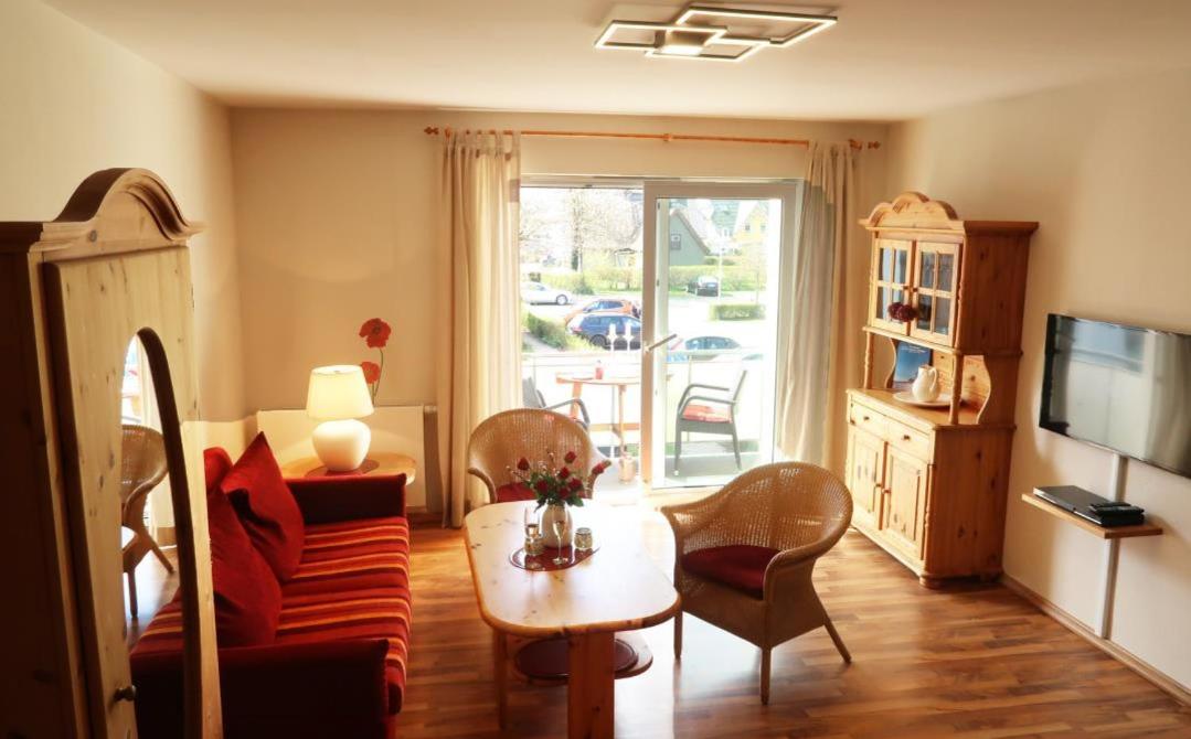 Wohnung 9 Meer-Ruhe im Haus Stranddistel komfortable Ferienwohnung im 1 OG für 4 Personen in Zingst view 3