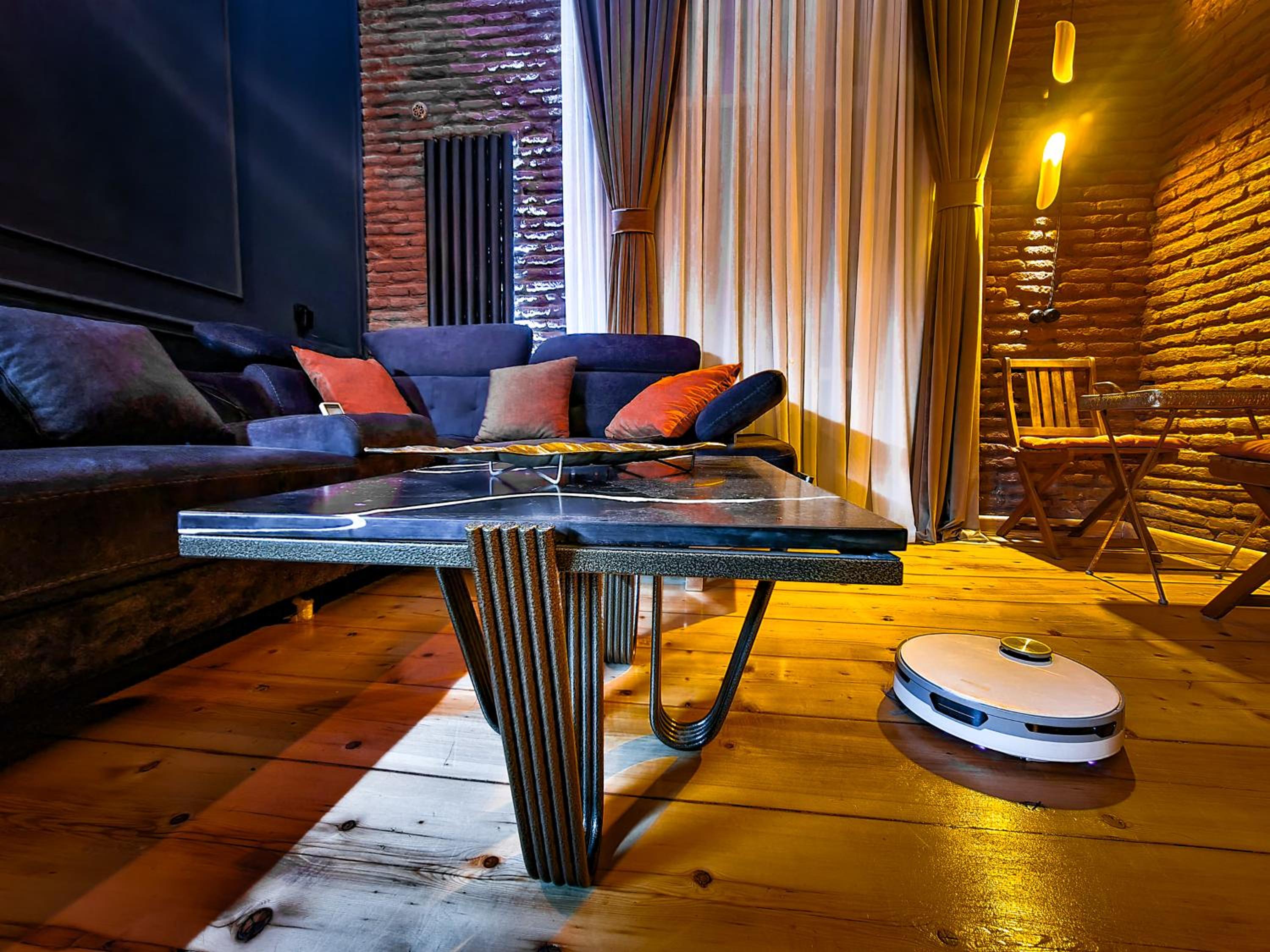 Top Floor Apartment+Balcony in sololaki / Room 25 view 2