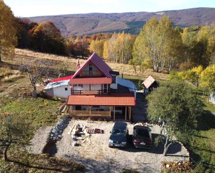 Cabana Ianoșiga view 3