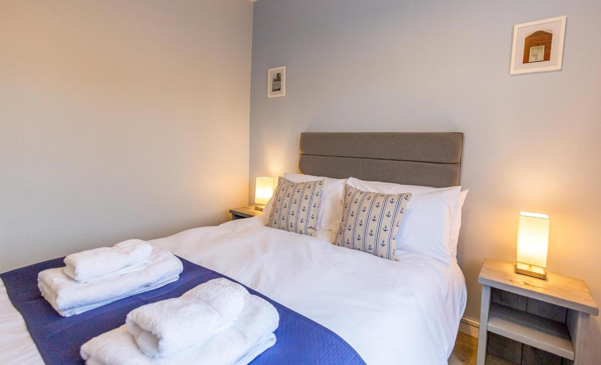 Sully's Cove, stylish apartment near Southwold Pier