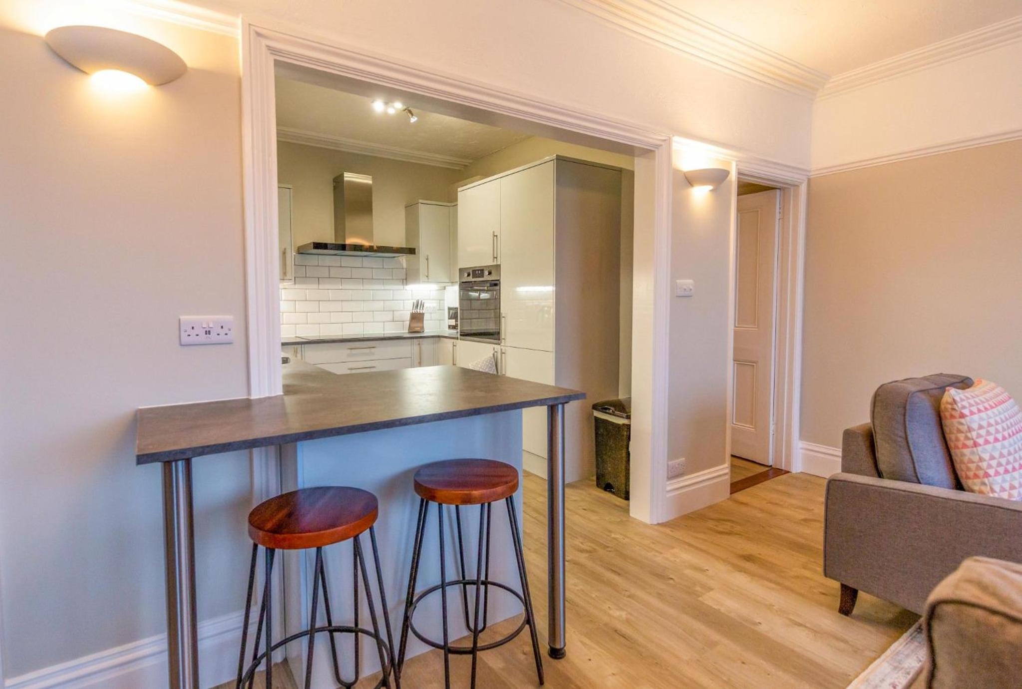 Sully's Cove, stylish apartment near Southwold Pier