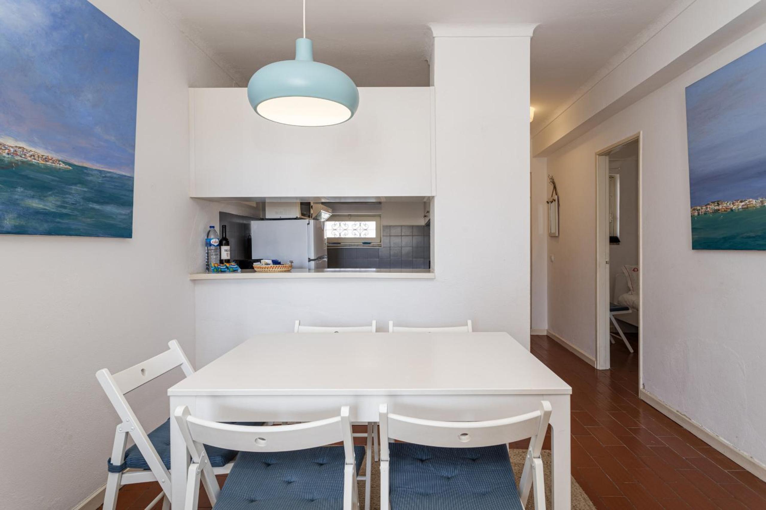 Bright 2BR Apartment with Private Balcony - Albufeira Beach, by Hopstays