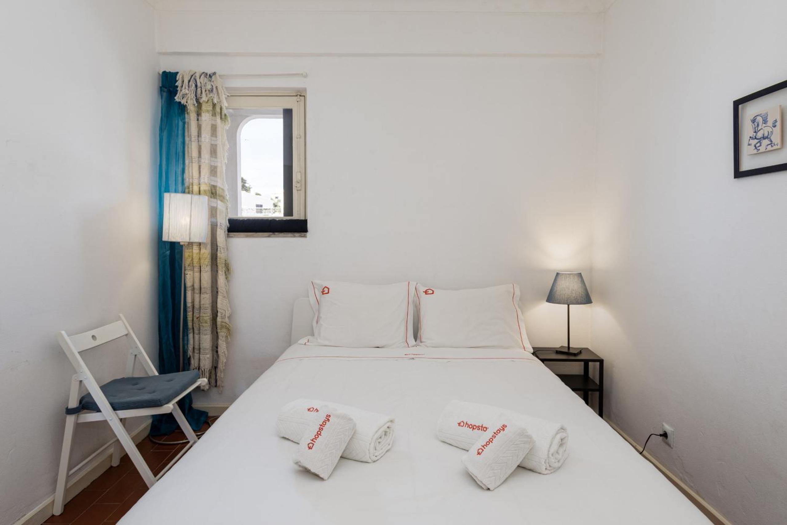 Bright 2BR Apartment with Private Balcony - Albufeira Beach, by Hopstays