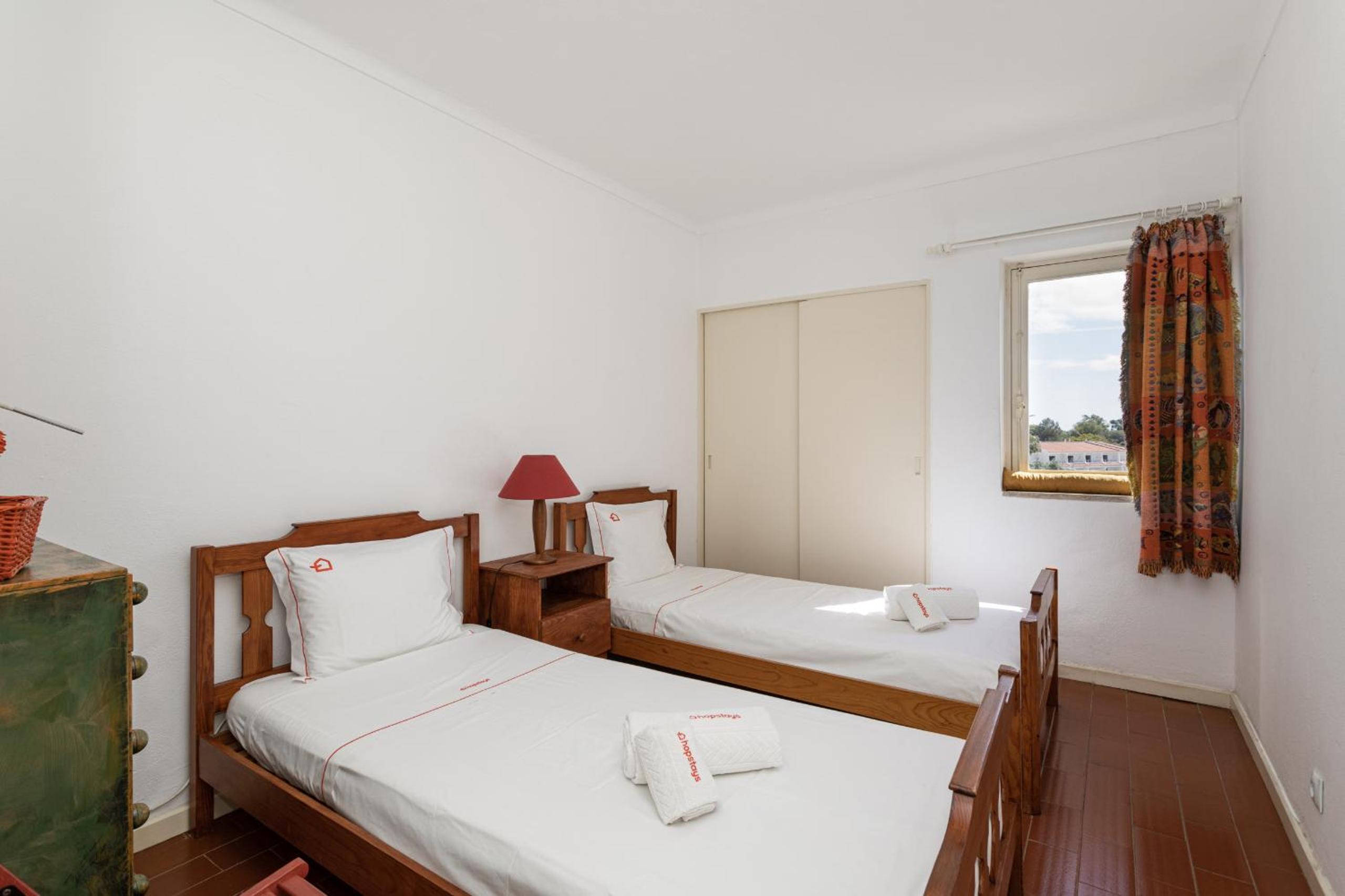 Bright 2BR Apartment with Private Balcony - Albufeira Beach, by Hopstays