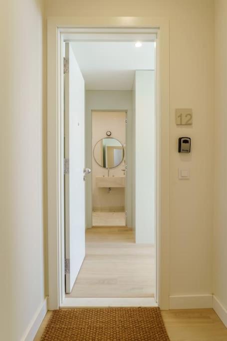 Modern & Bright Faro Mercado Apt 12 by Lisbeyond view 2