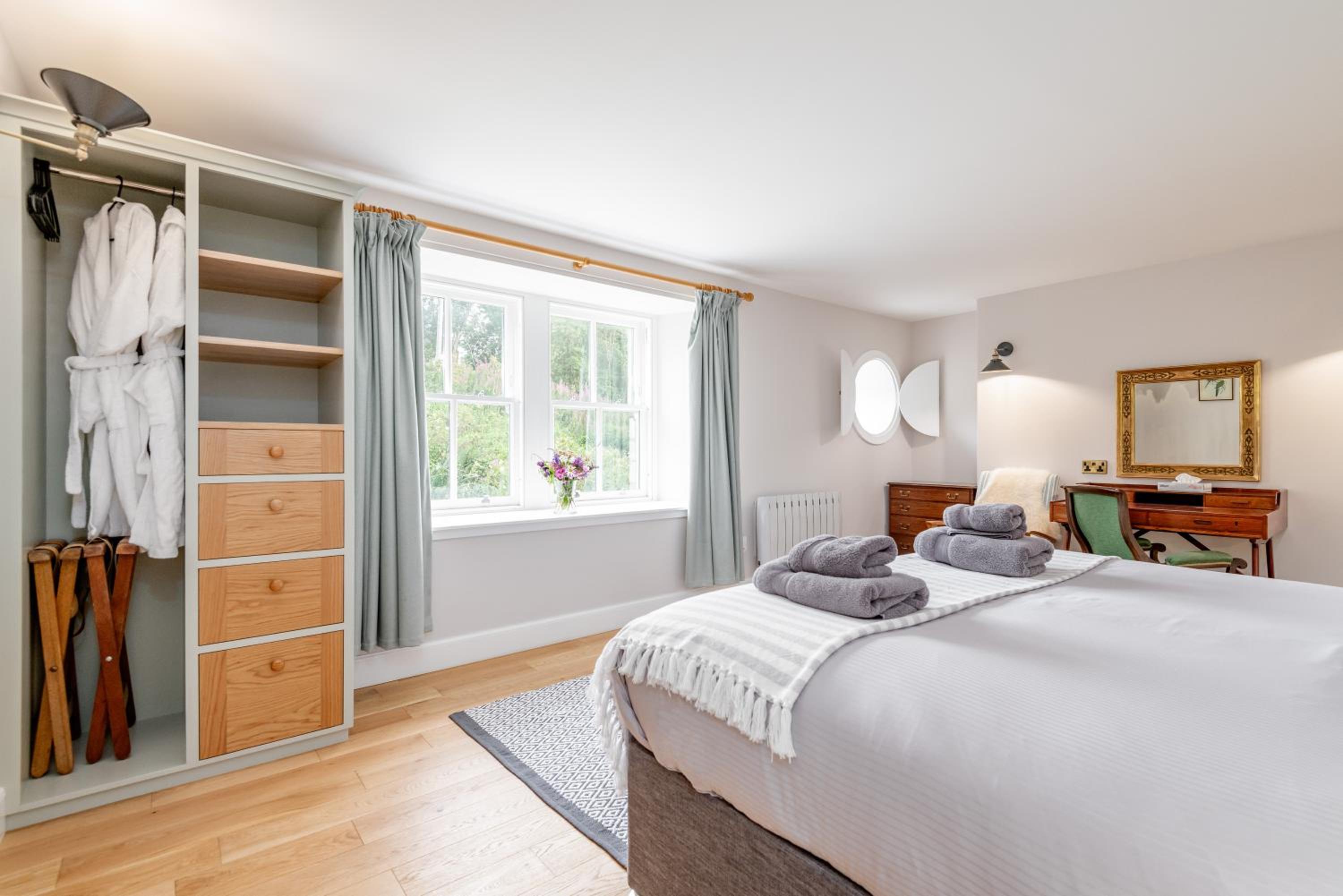Burnside - gorgeous romantic cottage for 2