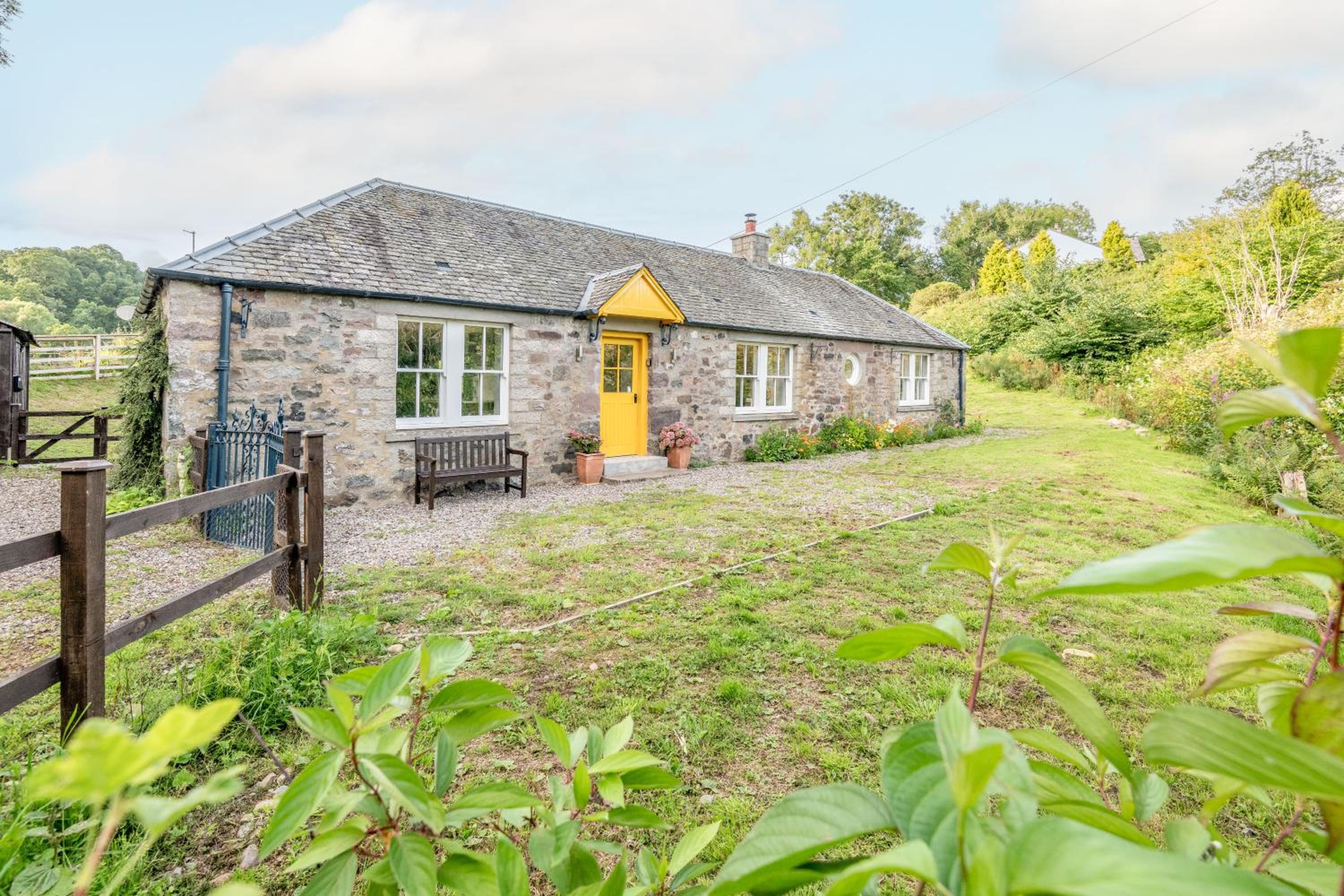 Burnside - gorgeous romantic cottage for 2