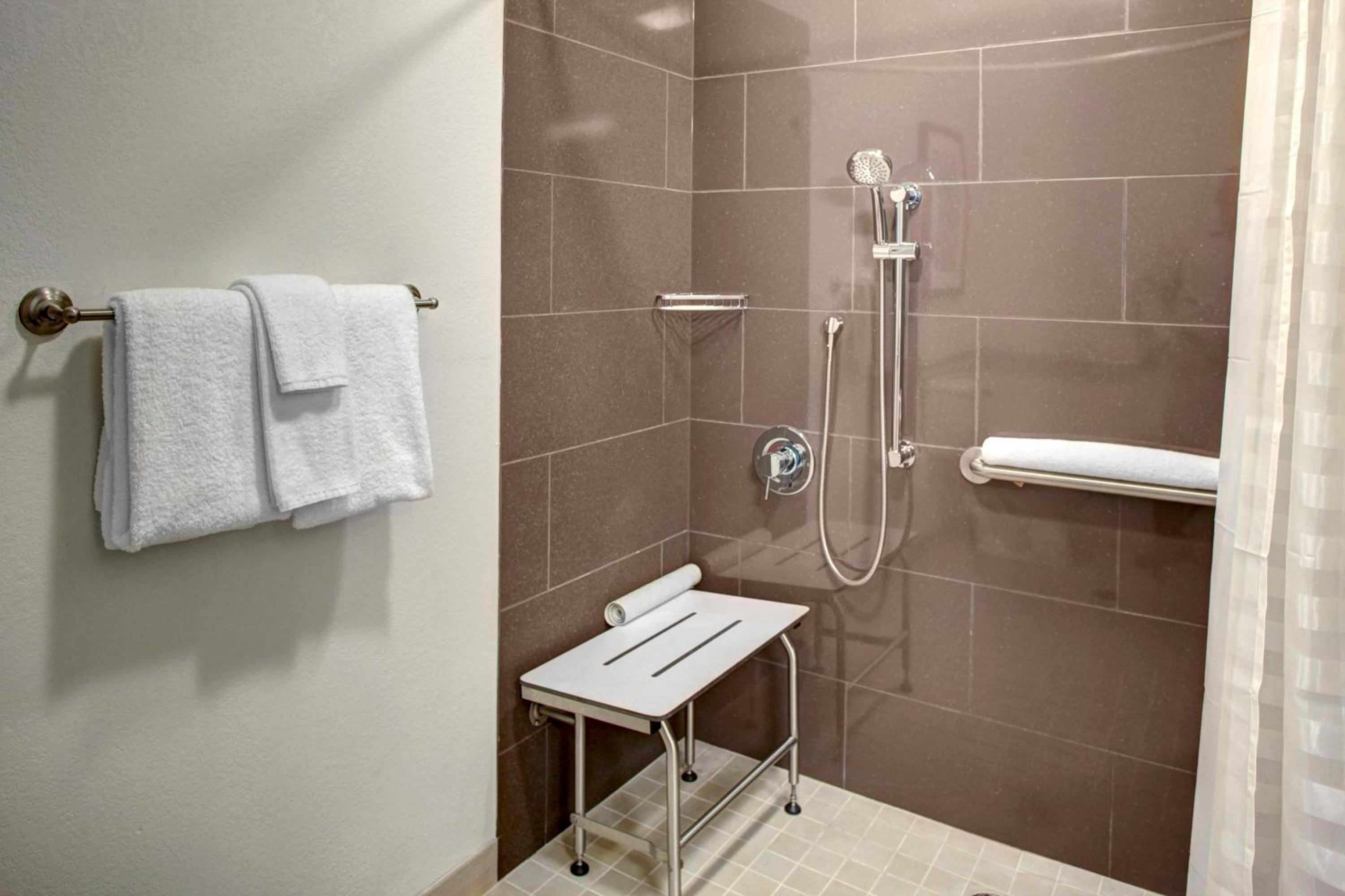 Shelton Vacations - HYATT House Shelton - Property Image 41