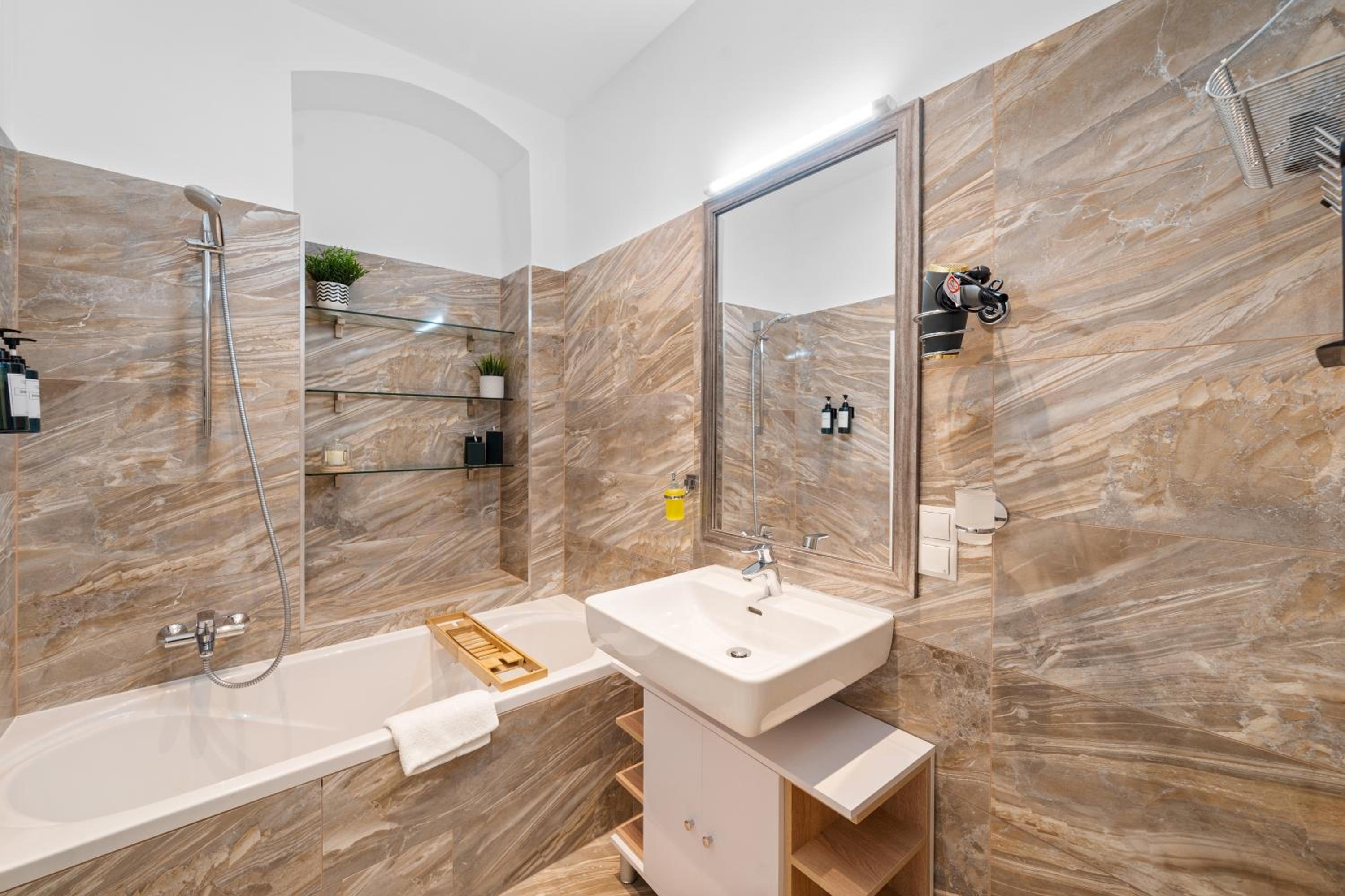 Traum-Wohnung, 63m², TOP Öffi-Anbindung, Smart-TV.