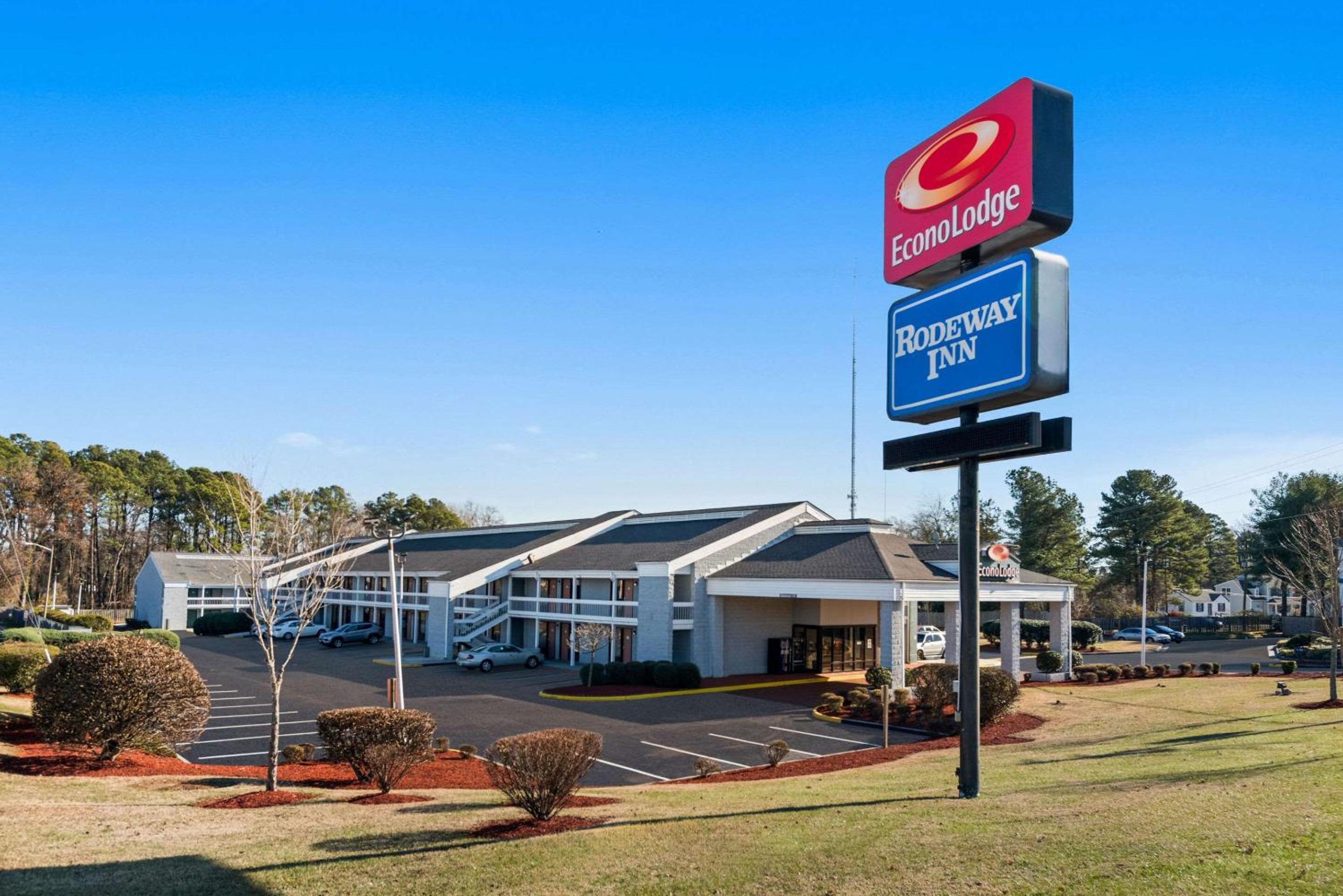 Econo Lodge view 2