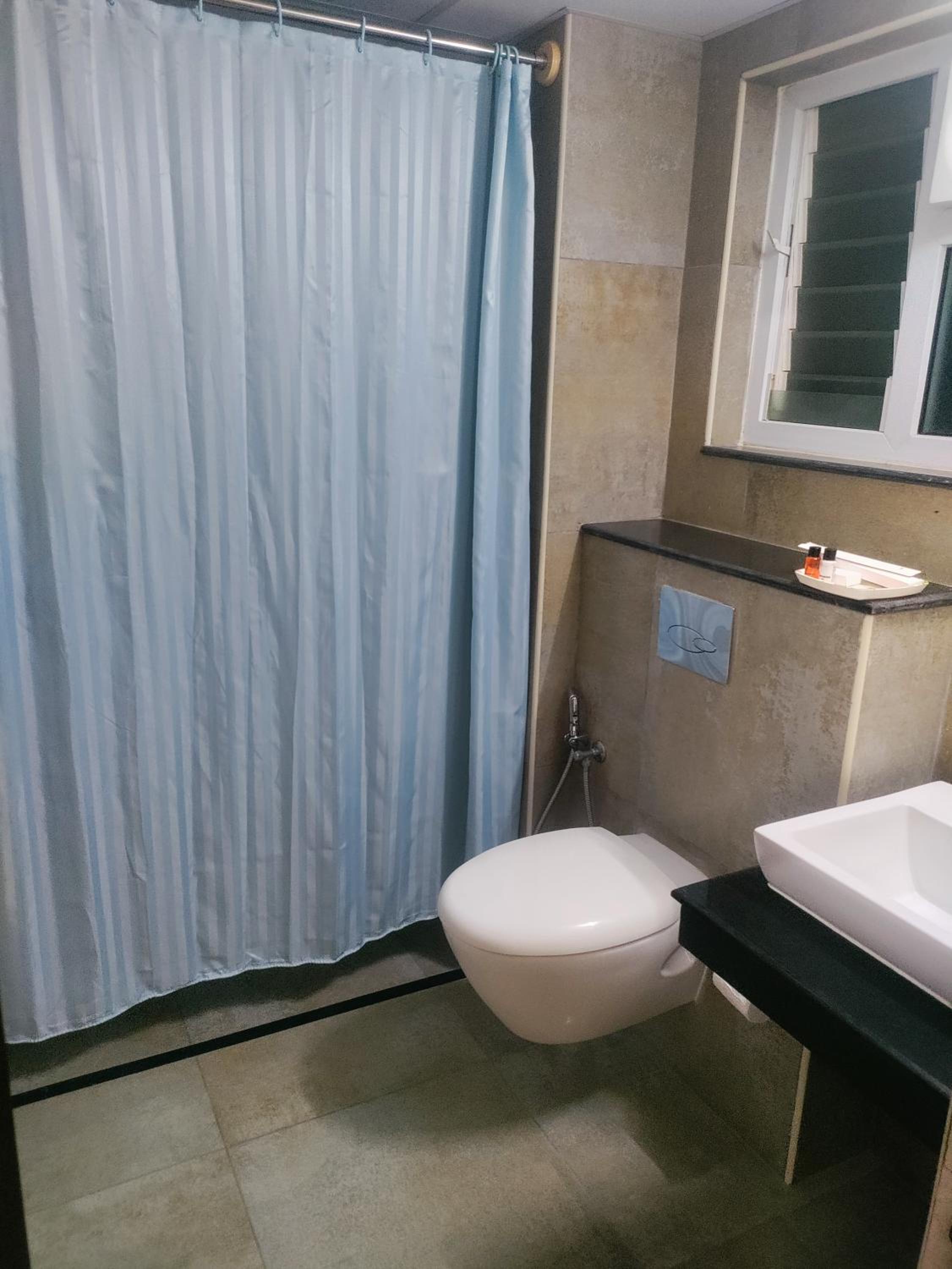 Beautiful Private Room in Villa view 2