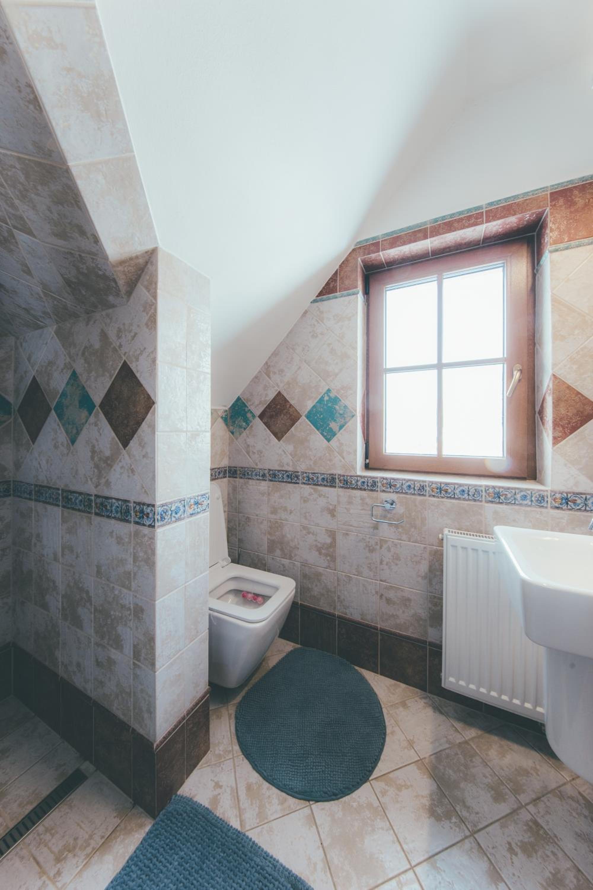 Stylová Lodge s vlastním koupáním & pergolou