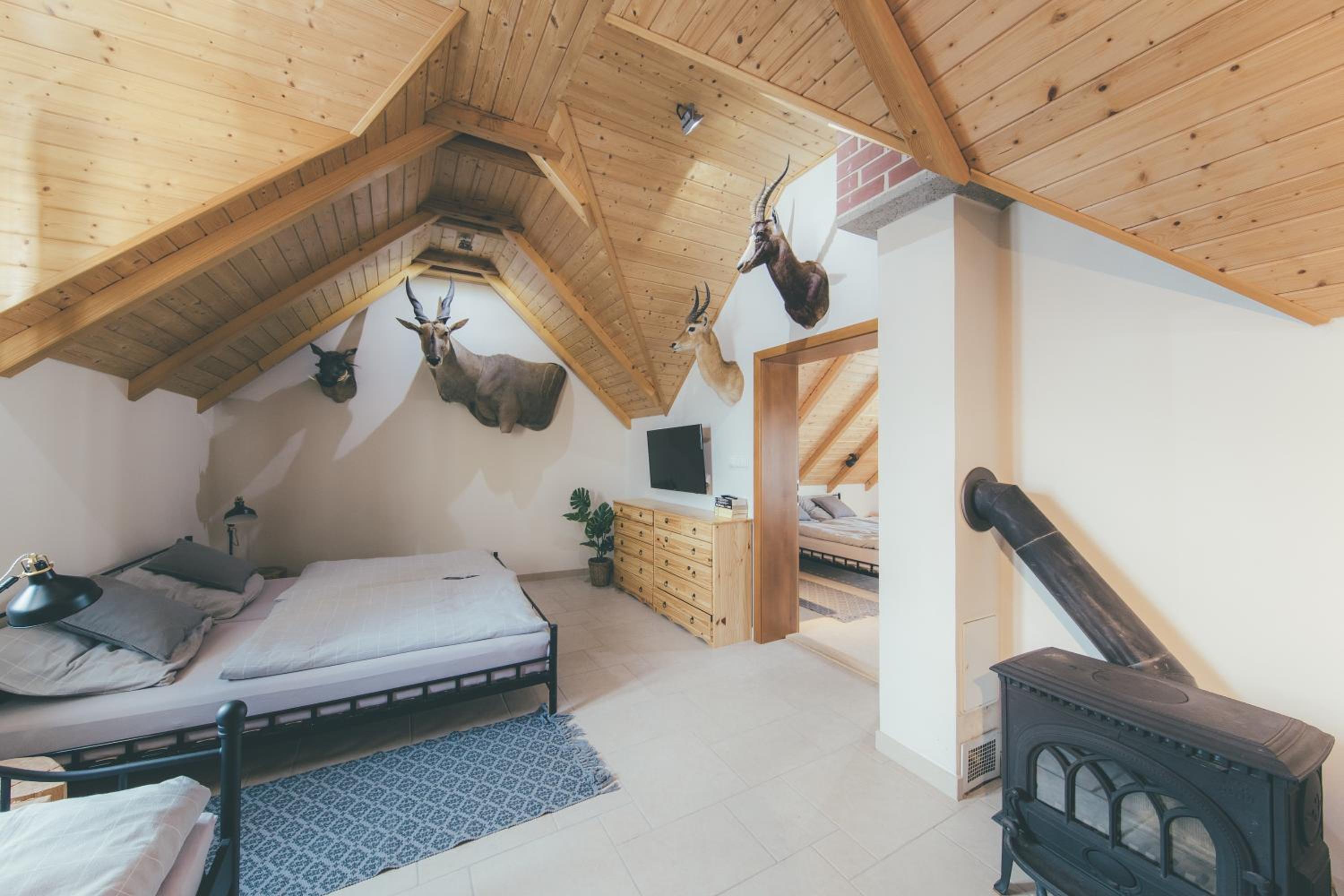 Stylová Lodge s vlastním koupáním & pergolou