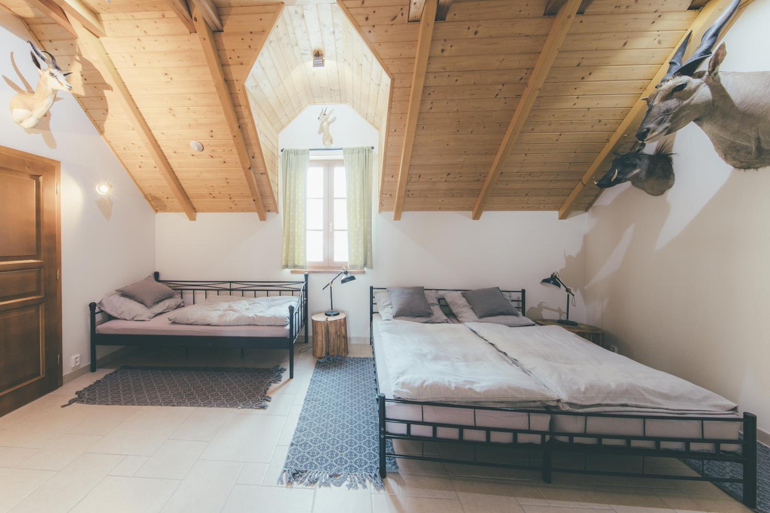 Stylová Lodge s vlastním koupáním & pergolou