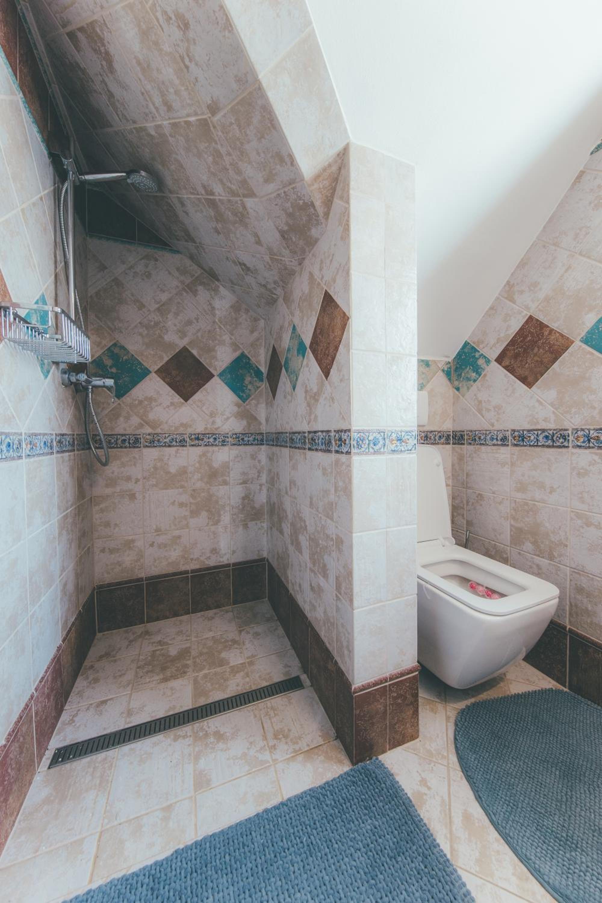 Stylová Lodge s vlastním koupáním & pergolou