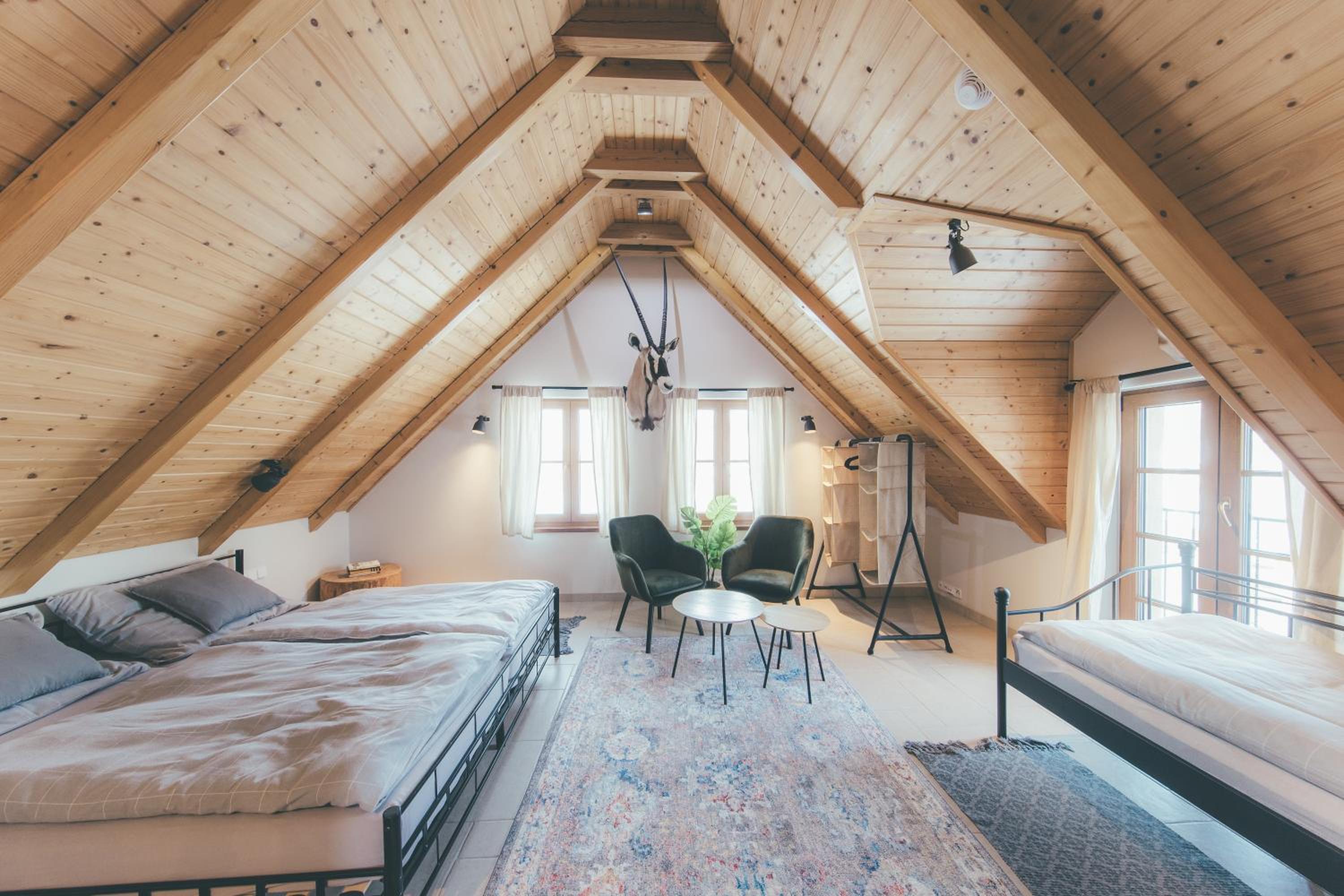 Stylová Lodge s vlastním koupáním & pergolou