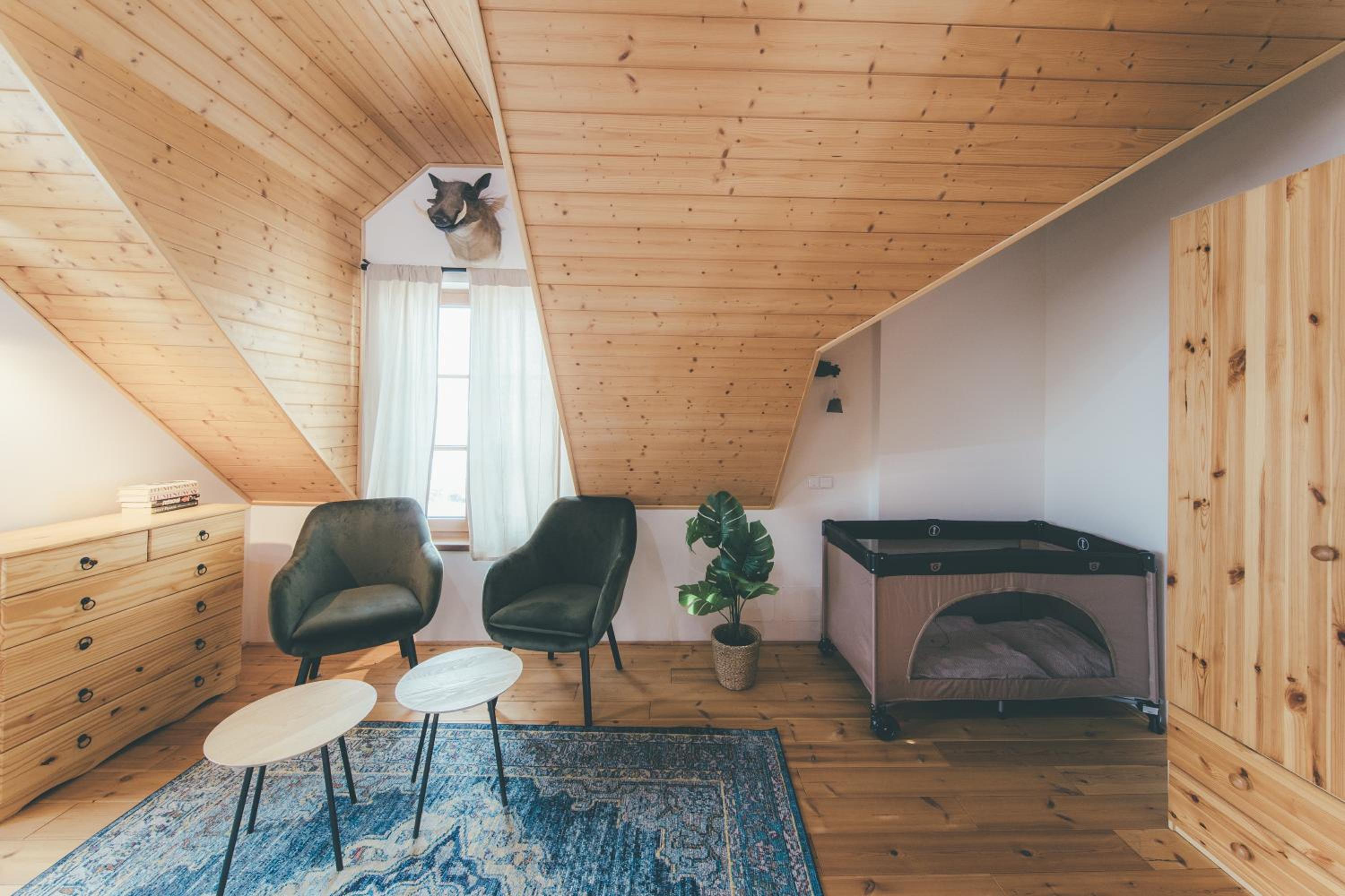 Stylová Lodge s vlastním koupáním & pergolou