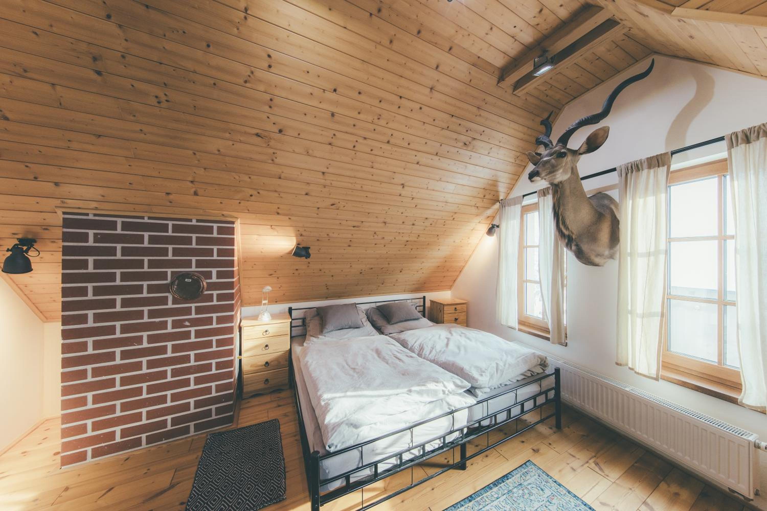 Stylová Lodge s vlastním koupáním & pergolou
