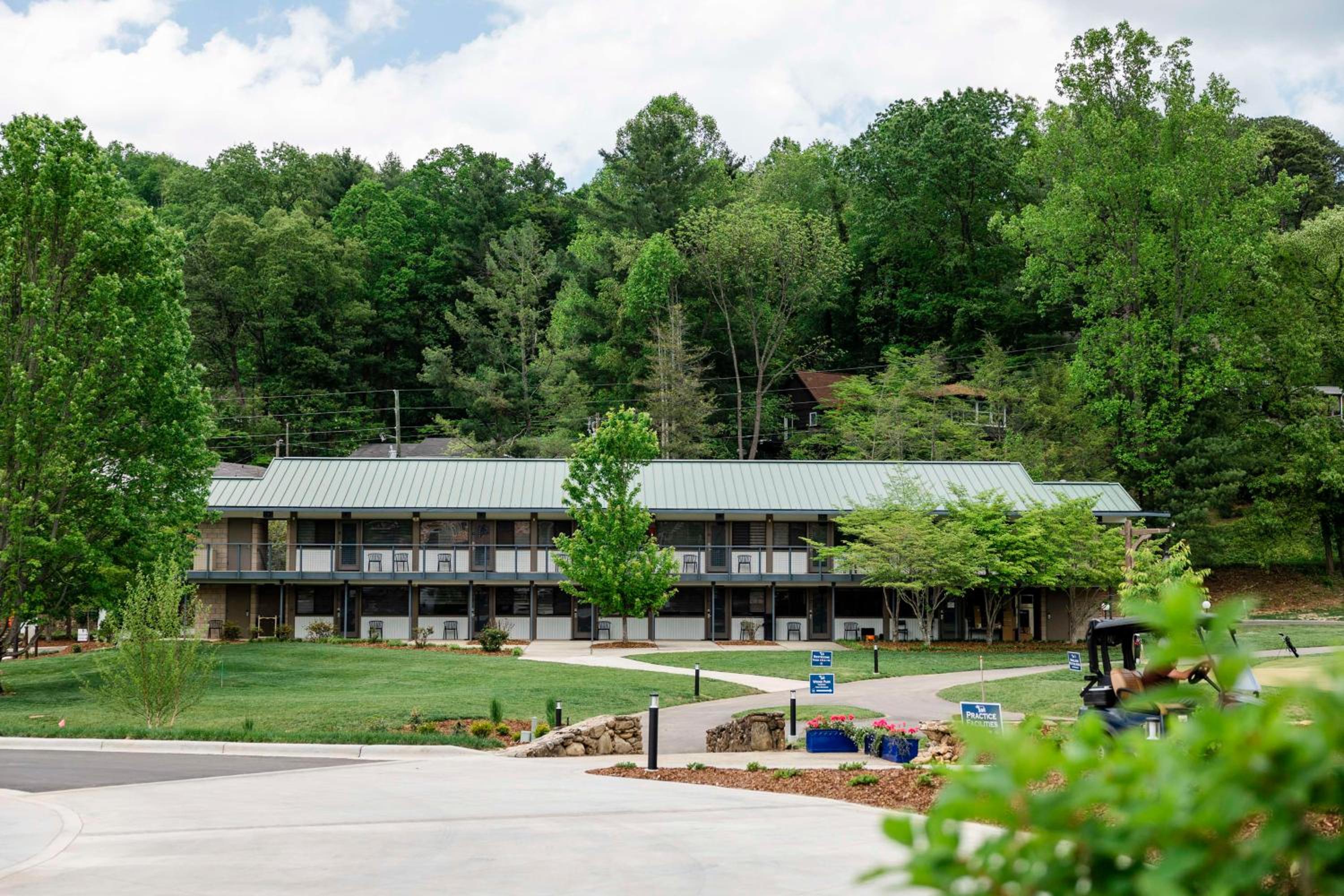 Waynesville Inn and Golf Club, Tapestry Collection by Hilton view 4