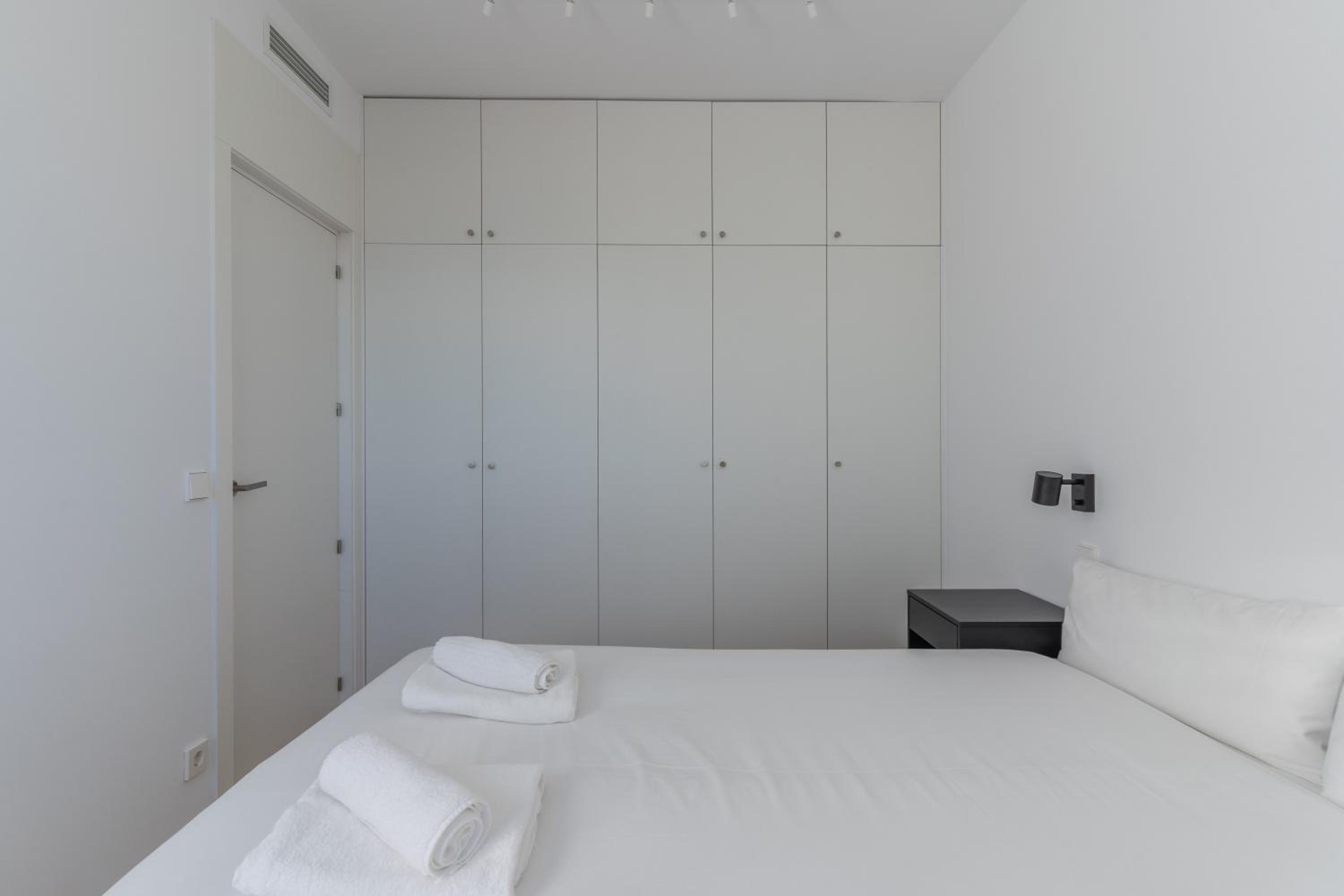 Bright with views -2Beds 1Bath- Bernabéu view 3