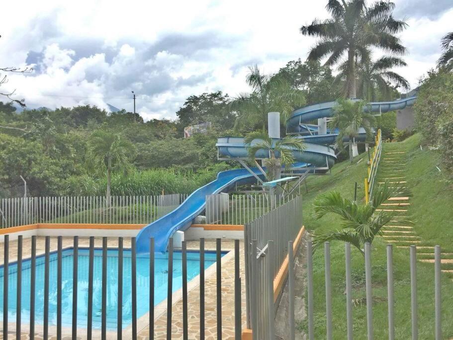 Hermosa casa con piscinas - CIUDADELA PREMIUM - San Jerónimo Antioquia