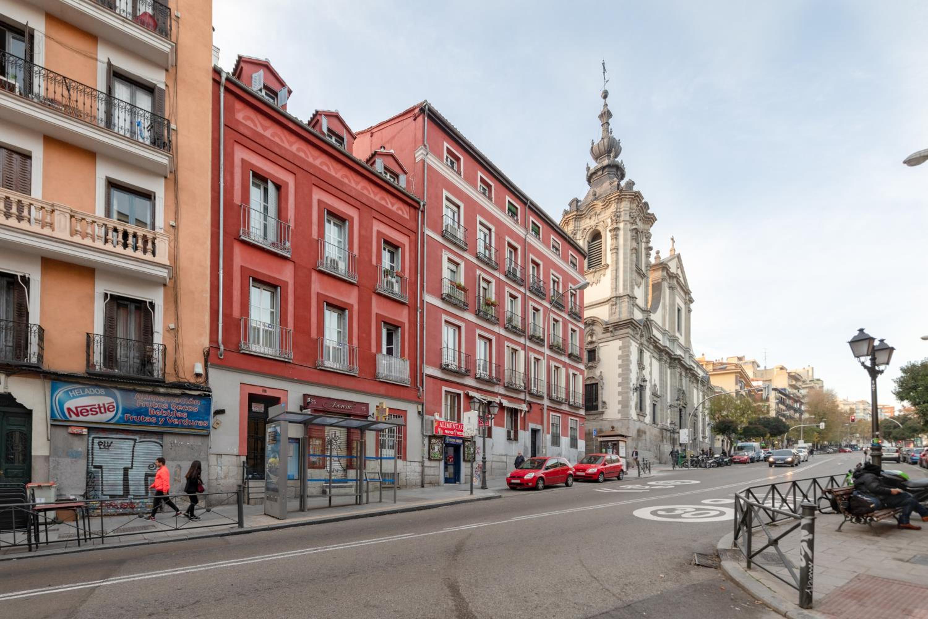 Centric and bright- 1Bd 1Bth- Malasaña view 2