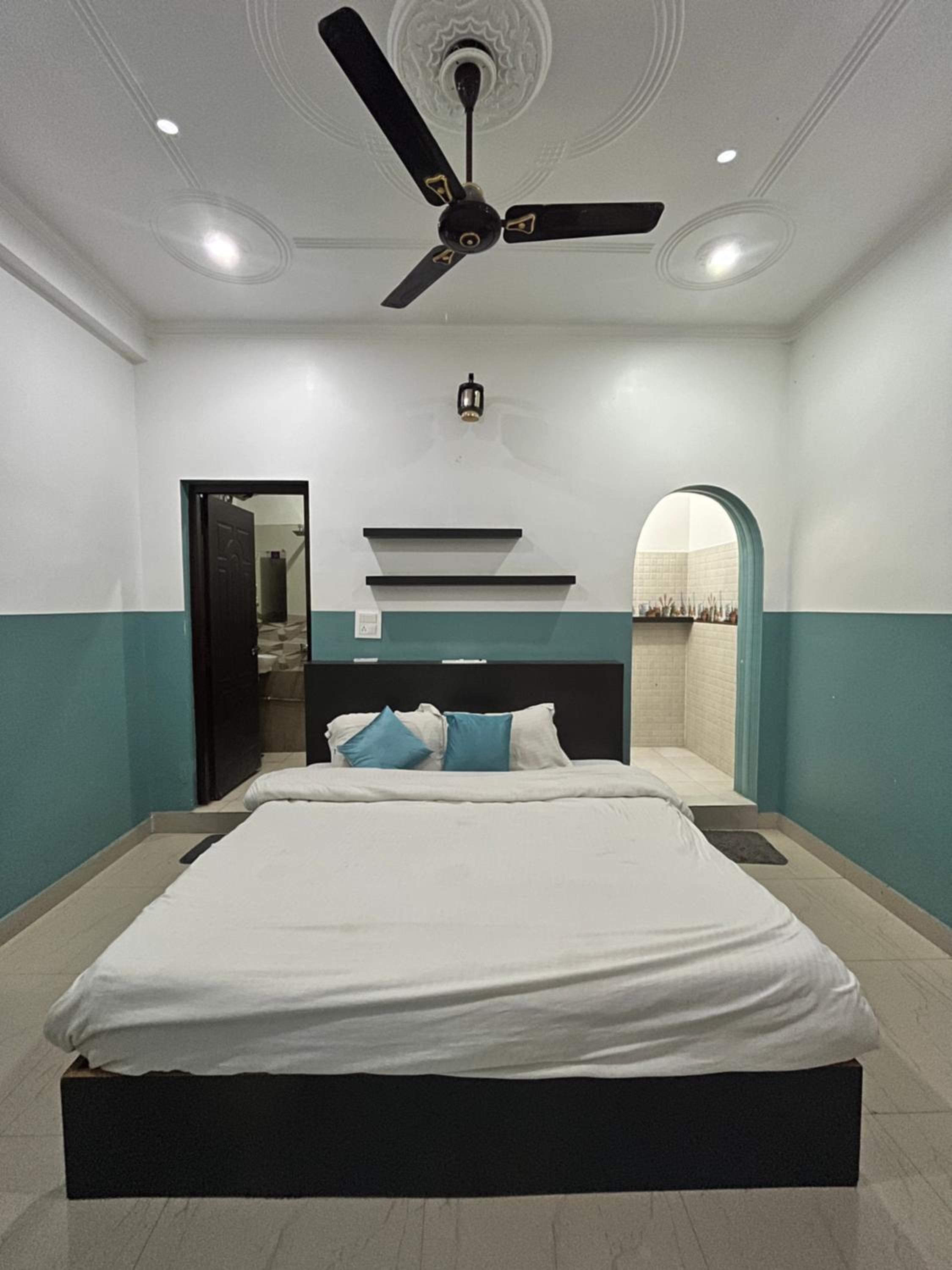 12 Monks Rishikesh Hostel view 2