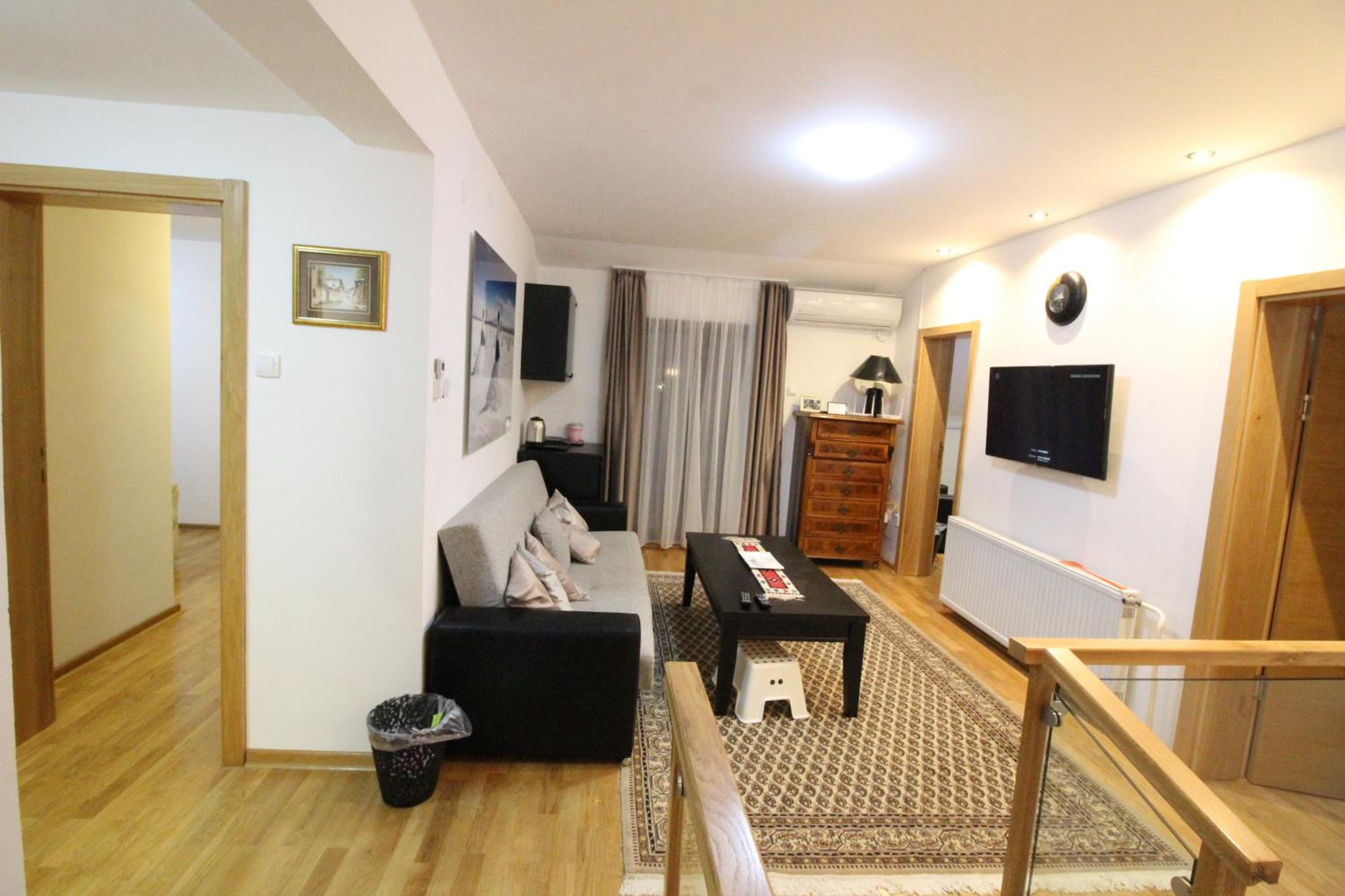 VILLA OTOK WITH POOL, TOP LUXURY IN TREBINJE