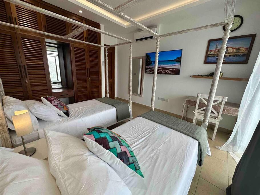 Diani Beachfront Villa Amani at Diani view 4