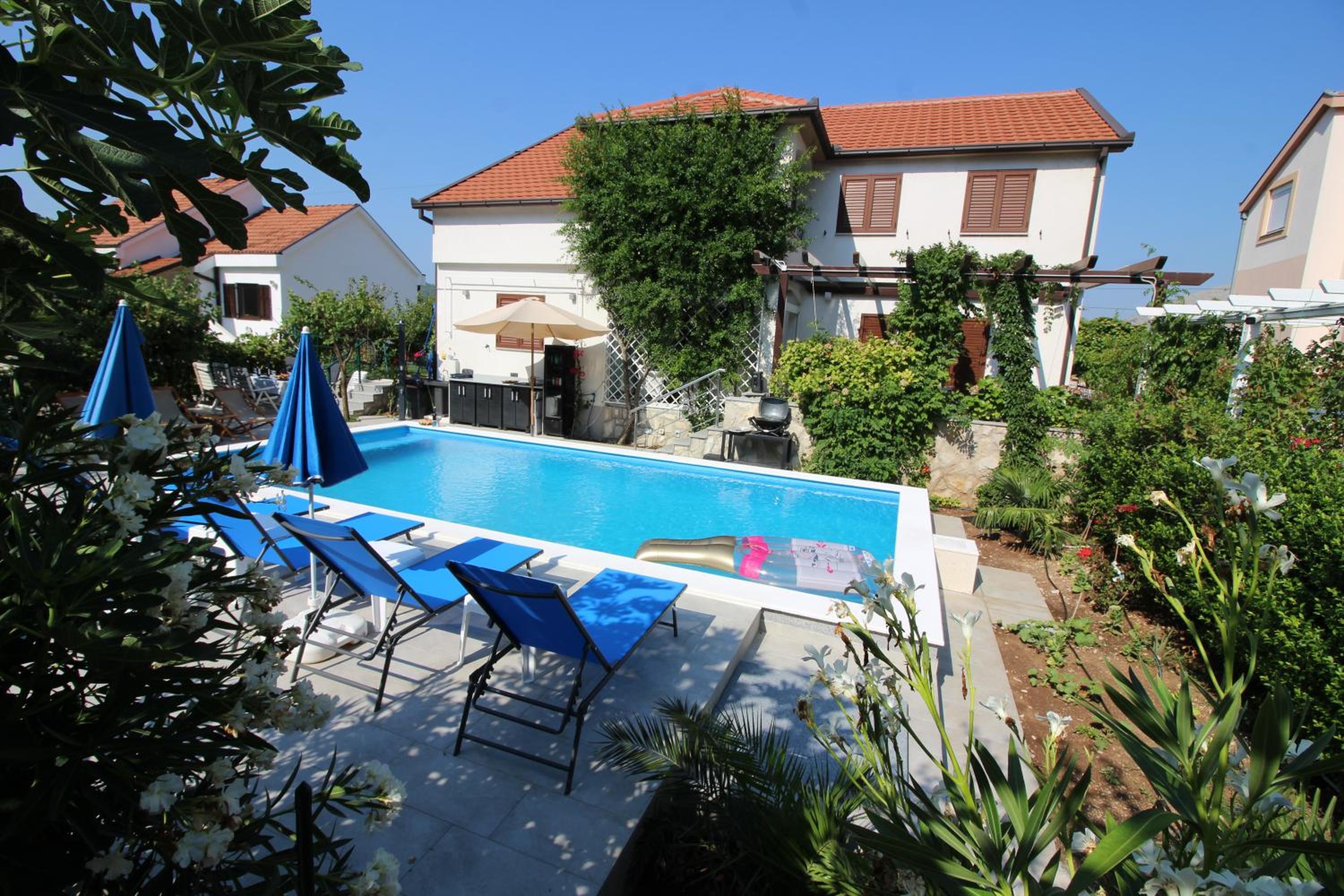 VILLA OTOK WITH POOL, TOP LUXURY IN TREBINJE