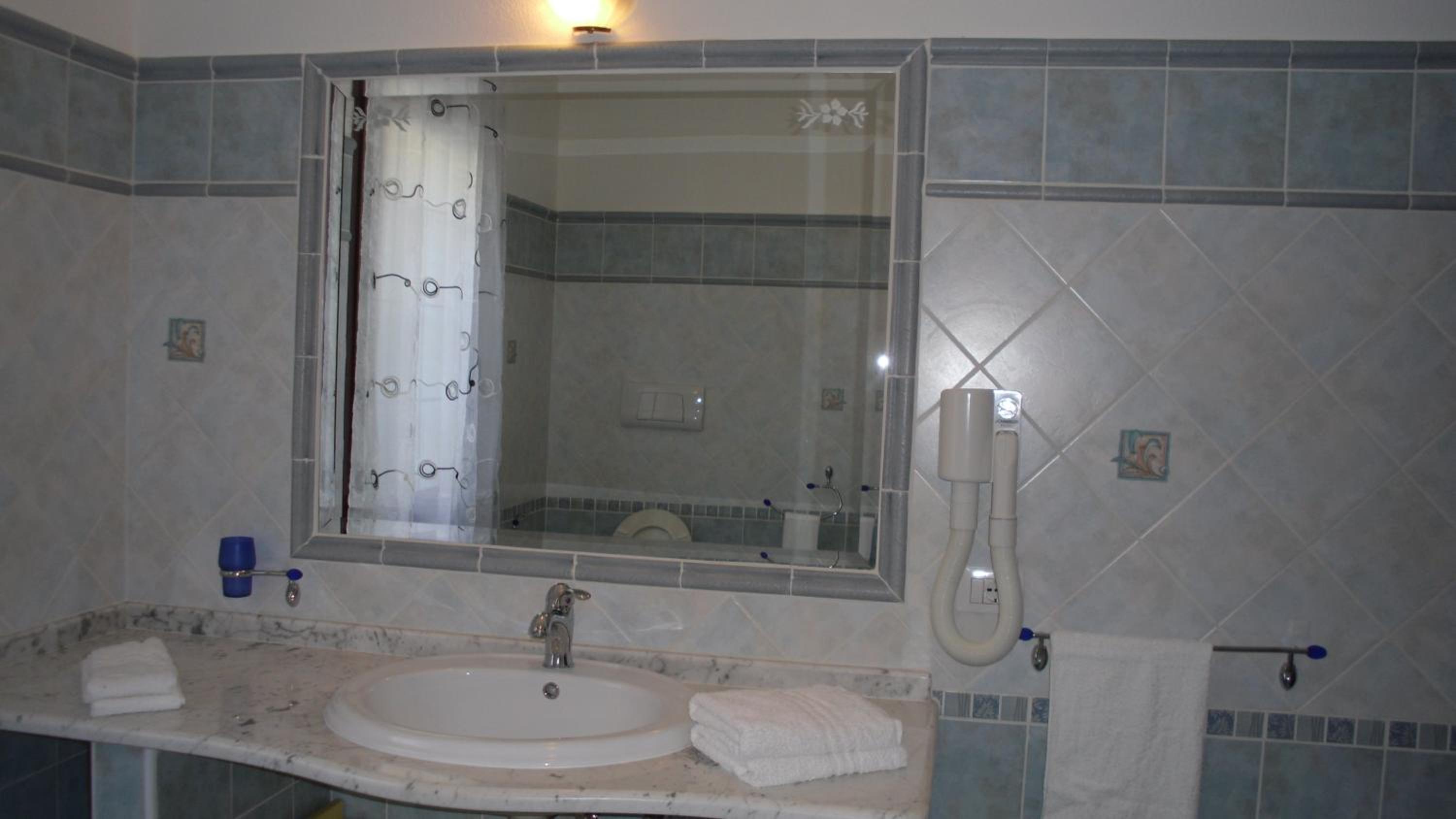 B&B La Collina en Posada — bathroom