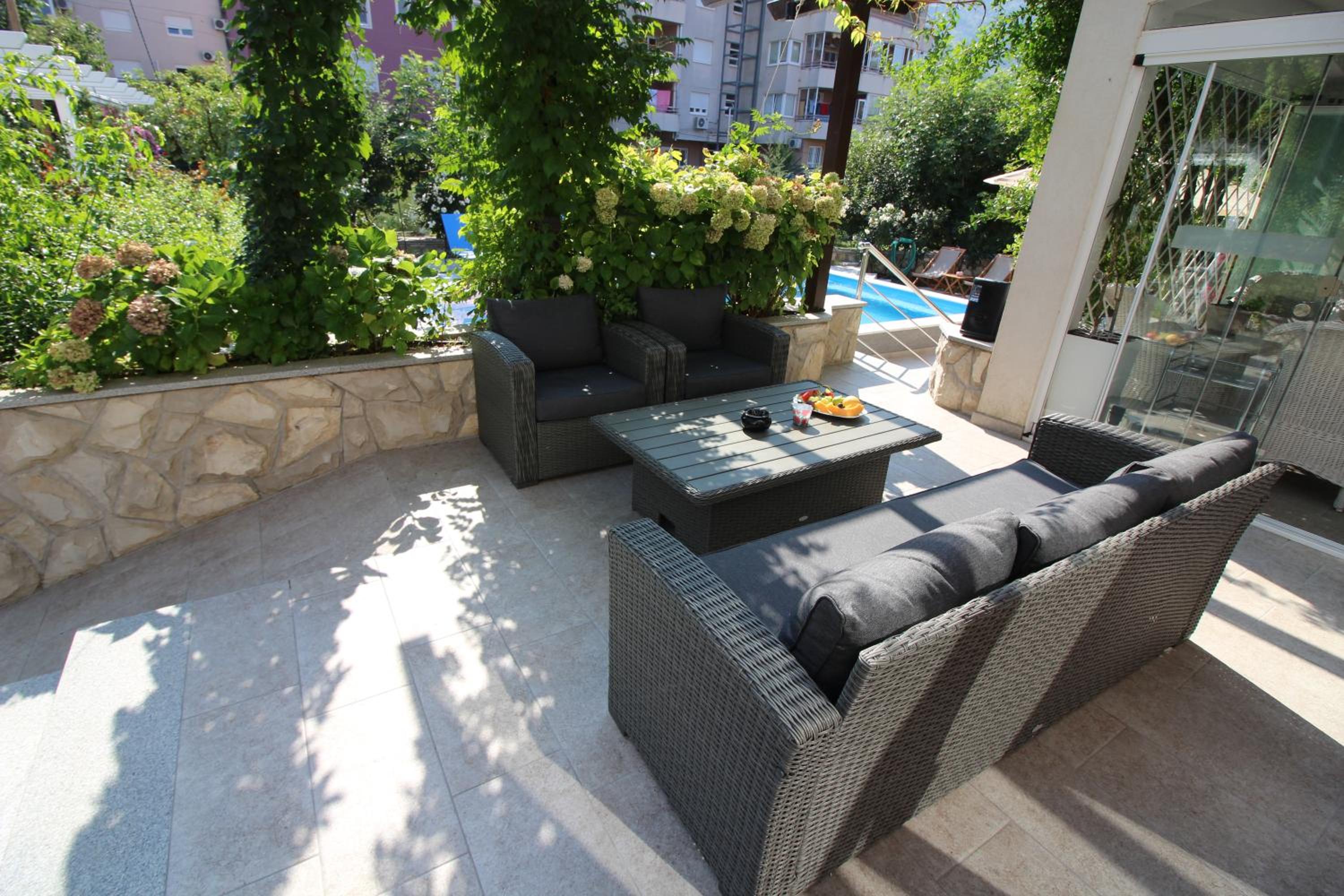 VILLA OTOK WITH POOL, TOP LUXURY IN TREBINJE