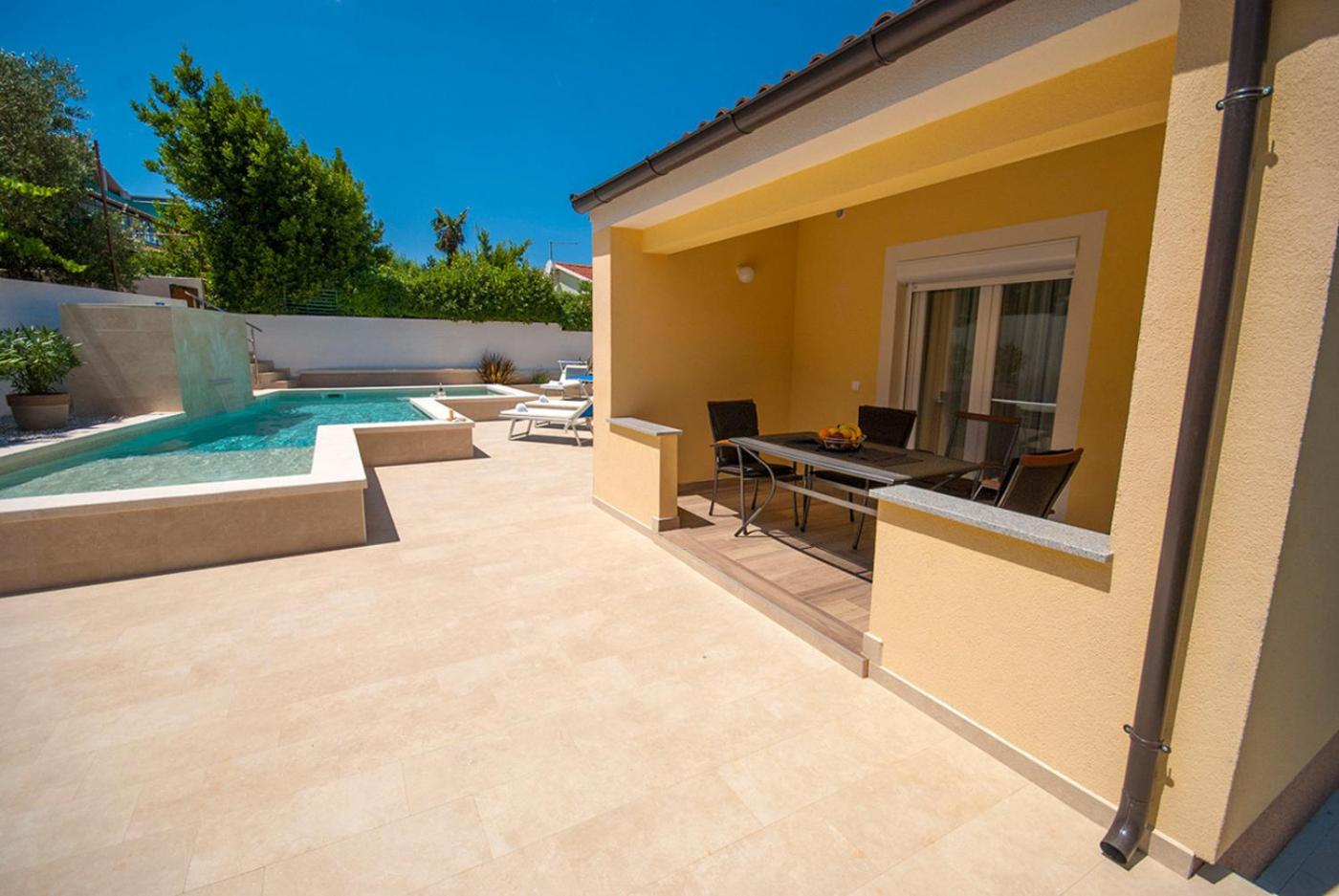 Villa Manuela near Medulin with private heated pool only 500 meters from beach view 3