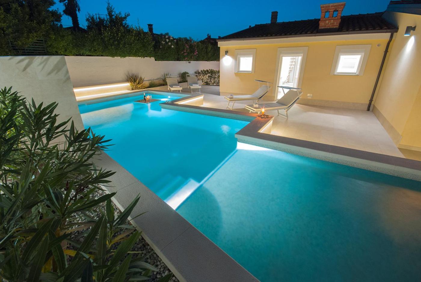 Villa Manuela near Medulin with private heated pool only 500 meters from beach view 5