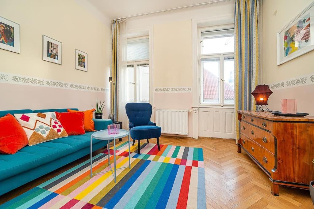 Playful 2-Bedroom Apartment in the Center