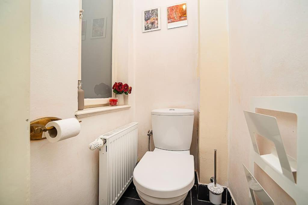 Playful 2-Bedroom Apartment in the Center