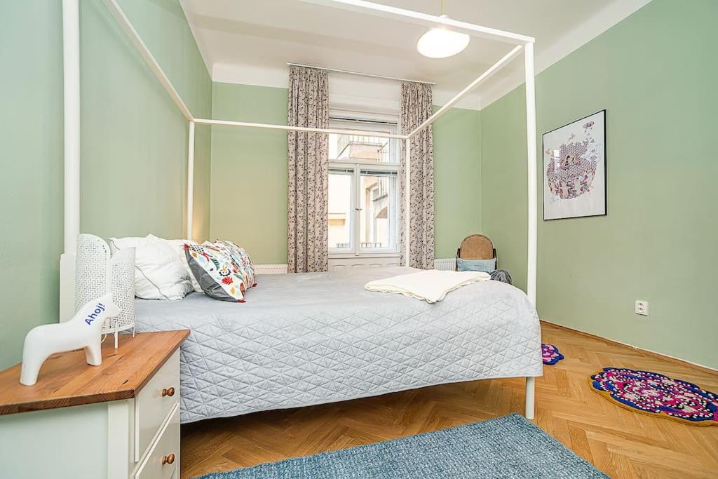 Playful 2-Bedroom Apartment in the Center