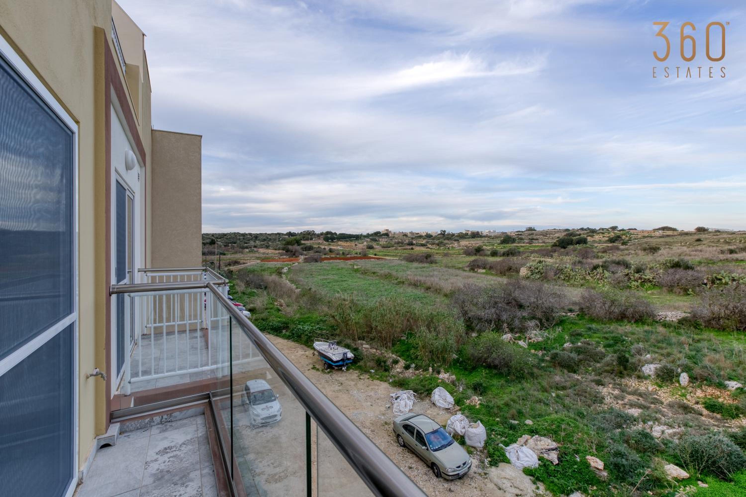 Lovely 3BR Apt with Private Balcony & Views in Mgarr by 360 Estates view 5