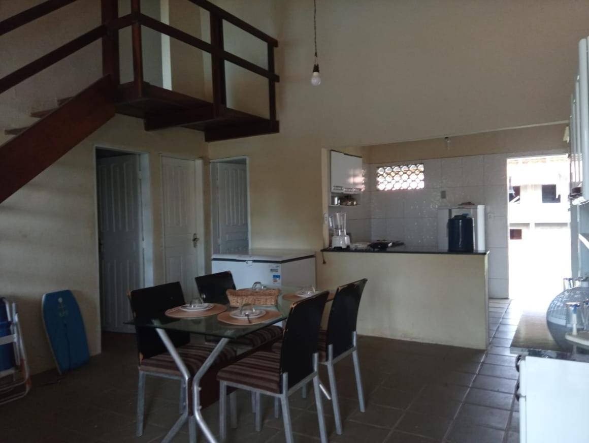 Casa com 5 quartos e piscina no Coqueiro