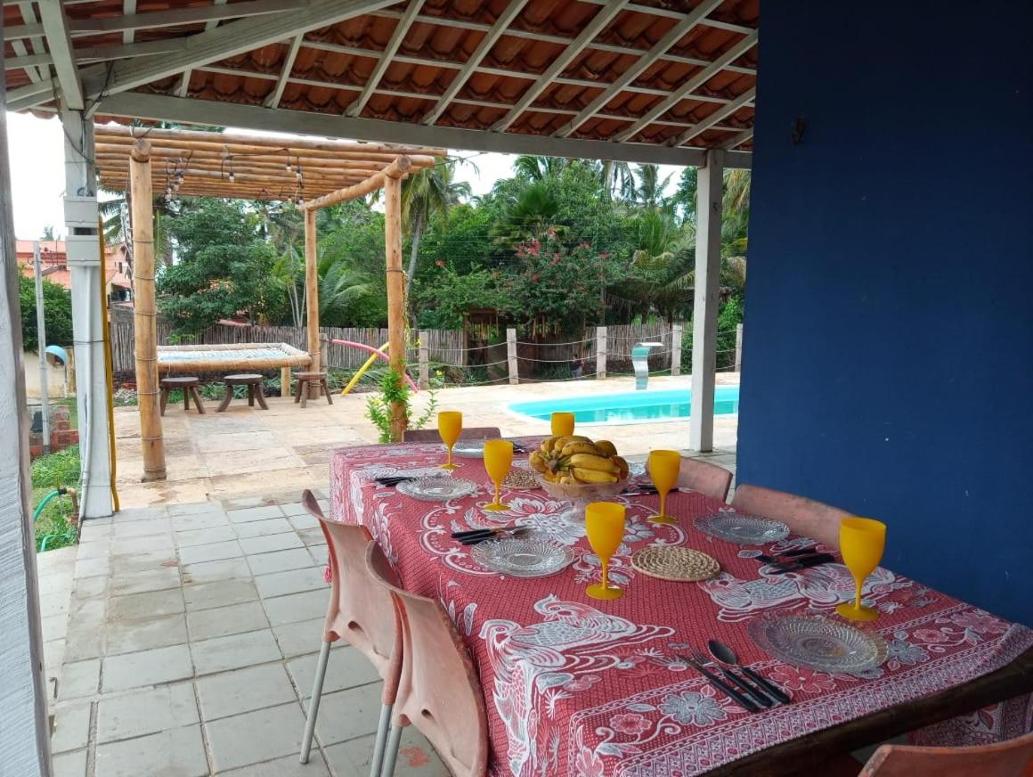 Casa com 5 quartos e piscina no Coqueiro