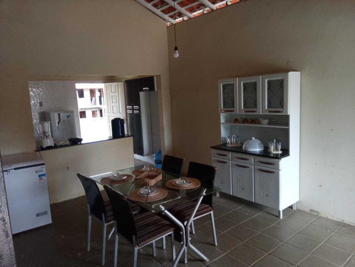 Casa com 5 quartos e piscina no Coqueiro
