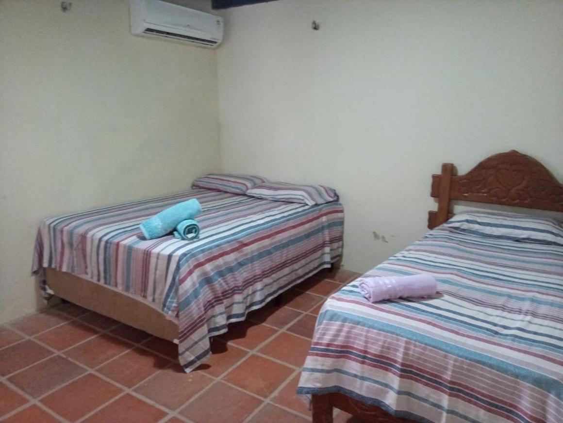 Casa com 5 quartos e piscina no Coqueiro