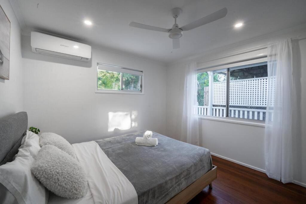 3BR15BA House w Parking Close to Eastwood Beach M8