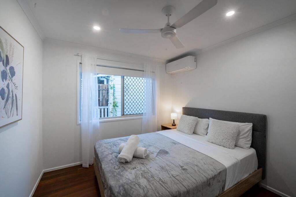 3BR15BA House w Parking Close to Eastwood Beach M8
