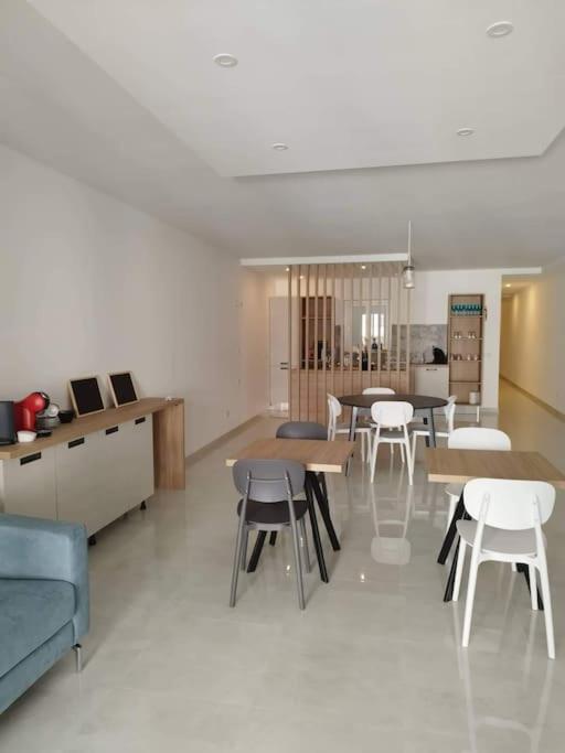 Aqua Marine Apt.6 - Entire Unit photo 4
