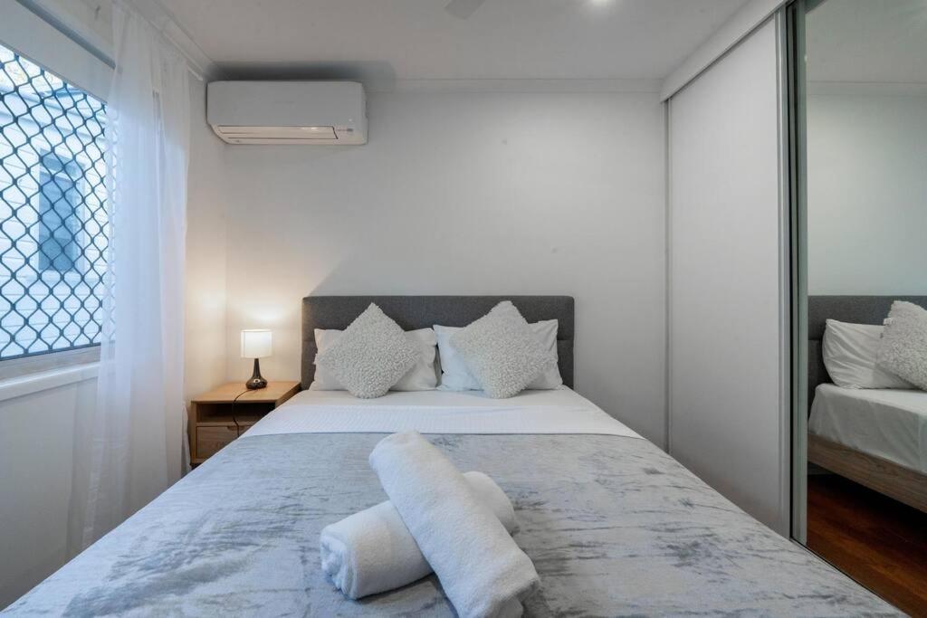 3BR15BA House w Parking Close to Eastwood Beach M8