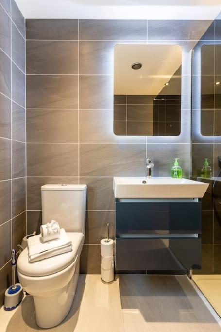 Spacious 3-bed Home - Nature Reserve Retreat view 3