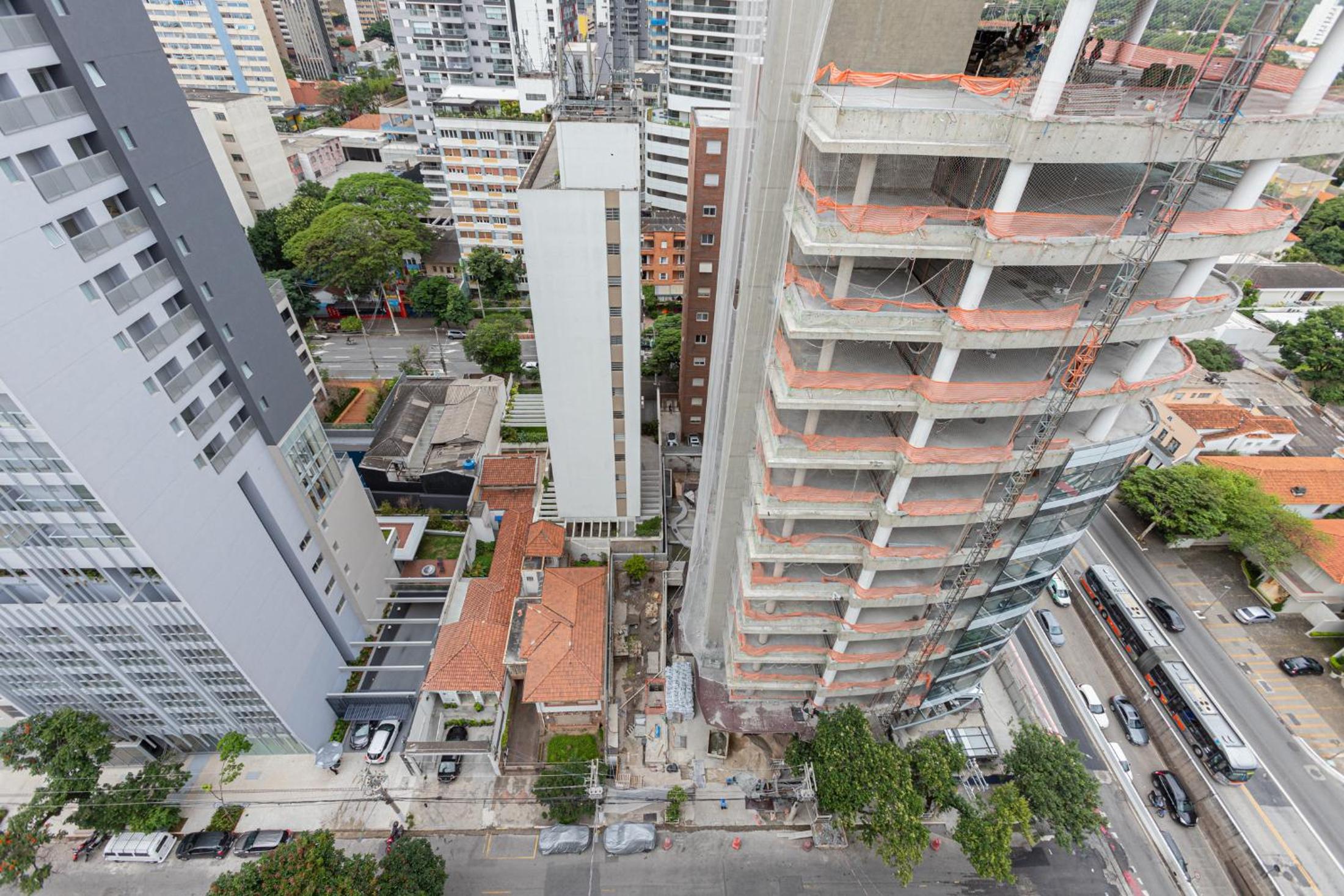 Easy Star - Lindo Studio lado Faria Lima - QF01H